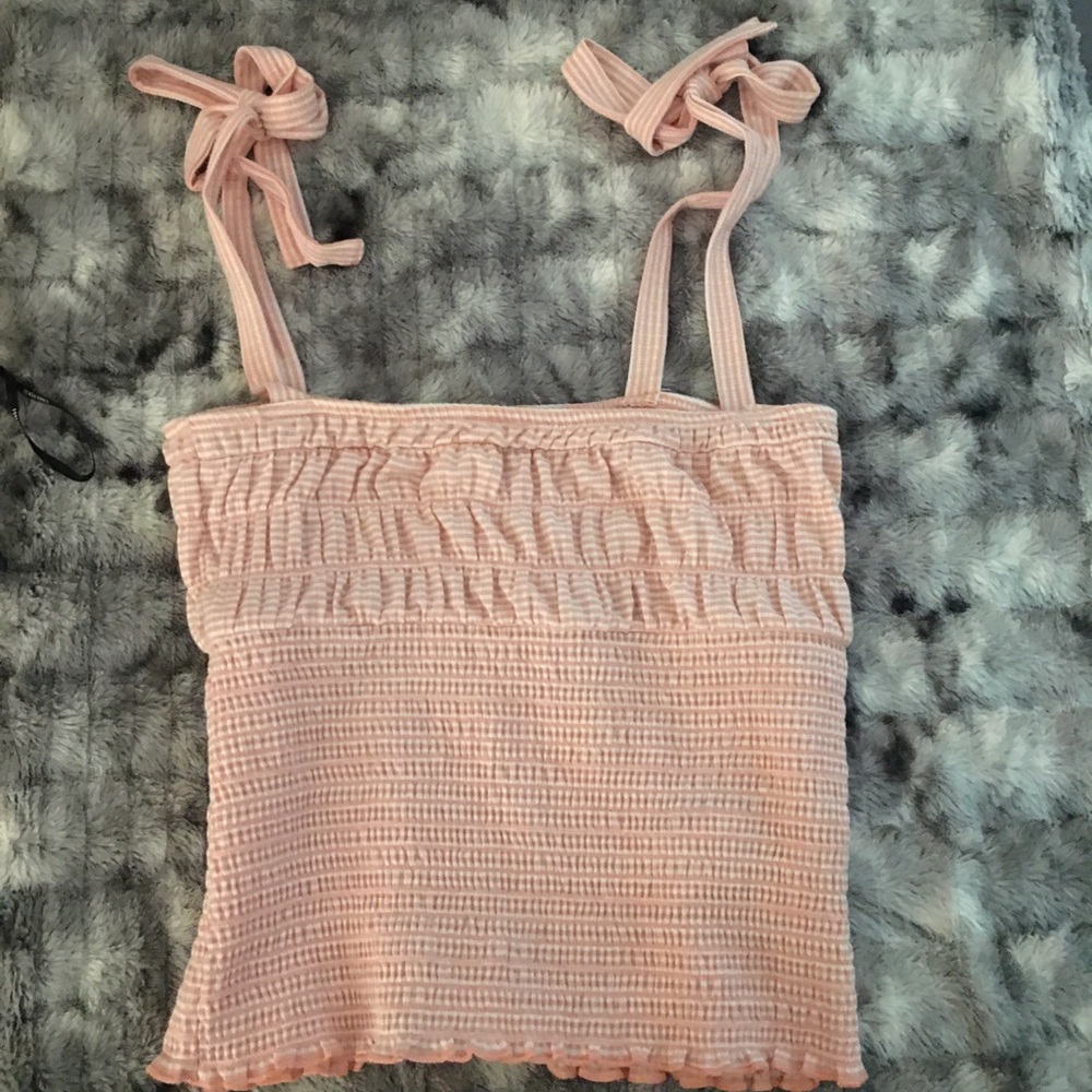 pink top